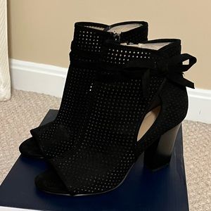 BELK Brand / size 7.5 / very good condition - worn once or twice